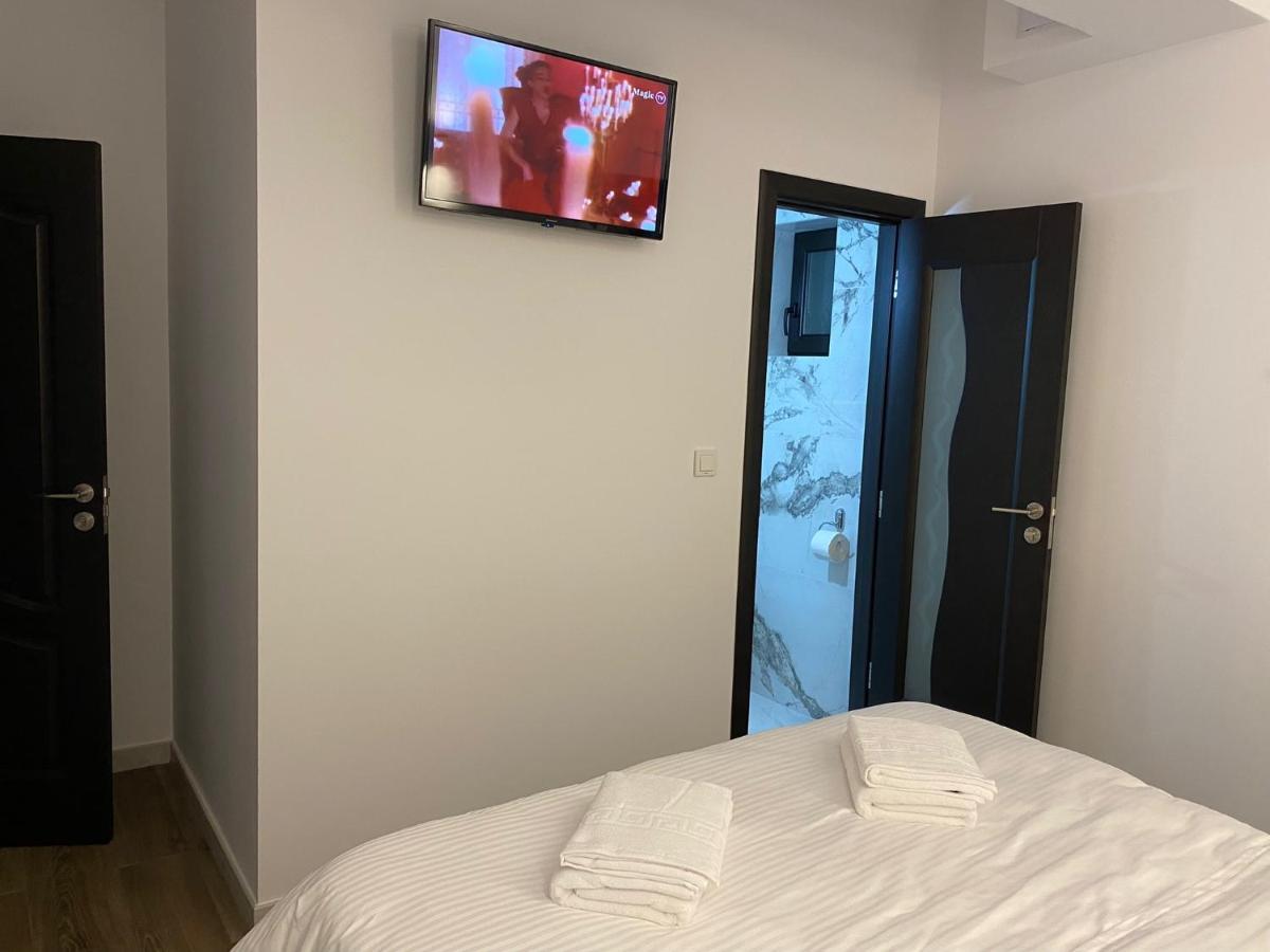 Modern House Hotel Sighetu Marmatiei Exterior photo