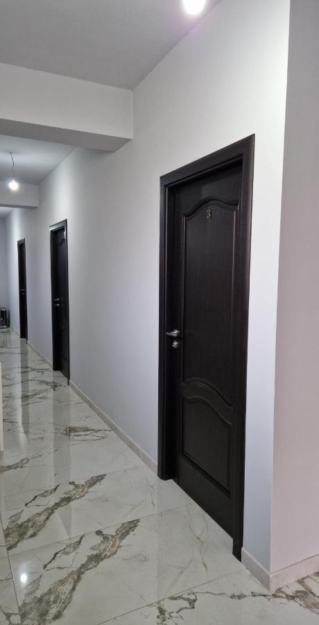 Modern House Hotel Sighetu Marmatiei Exterior photo